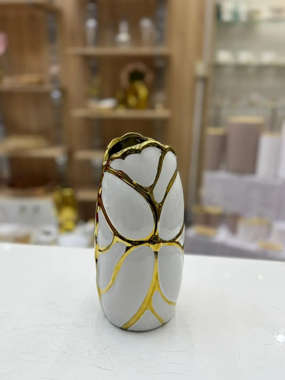vase E01