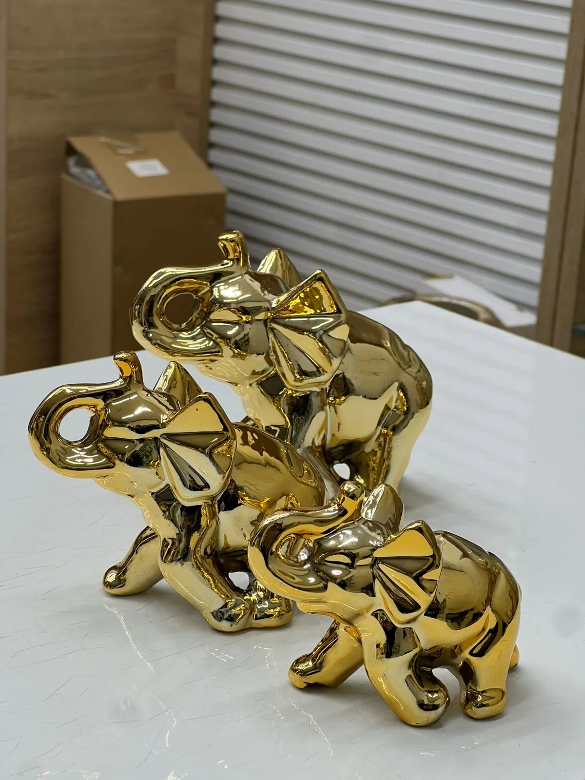 Set 3 Statues Éléphants Dorés Trompe Levée - image 2