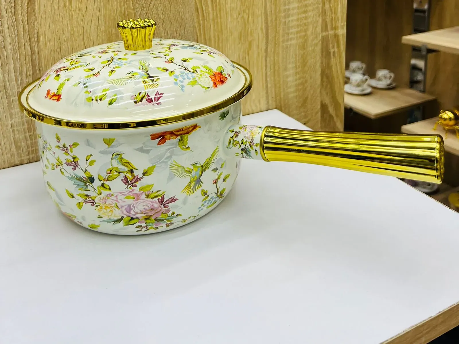 Casserole en Émail Avec Manche Doré 2.5L - image 2